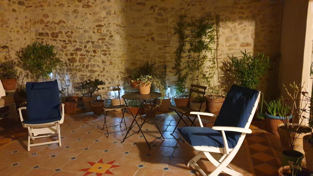 La Maison De St Victor Bed & Breakfast Saint-Victor-de-Malcap Eksteriør bilde